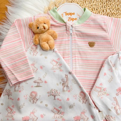 Kit 2 Macacões + Naninha Ursinha - Safari Fofinho - Rosa e Verde Kit 2 Macacões + Naninha Ursinha - Safari Fofinho - Rosa e Verde